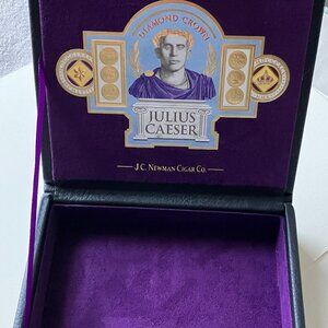 Diamond Crown Julius Caesar Leather Cigar Box